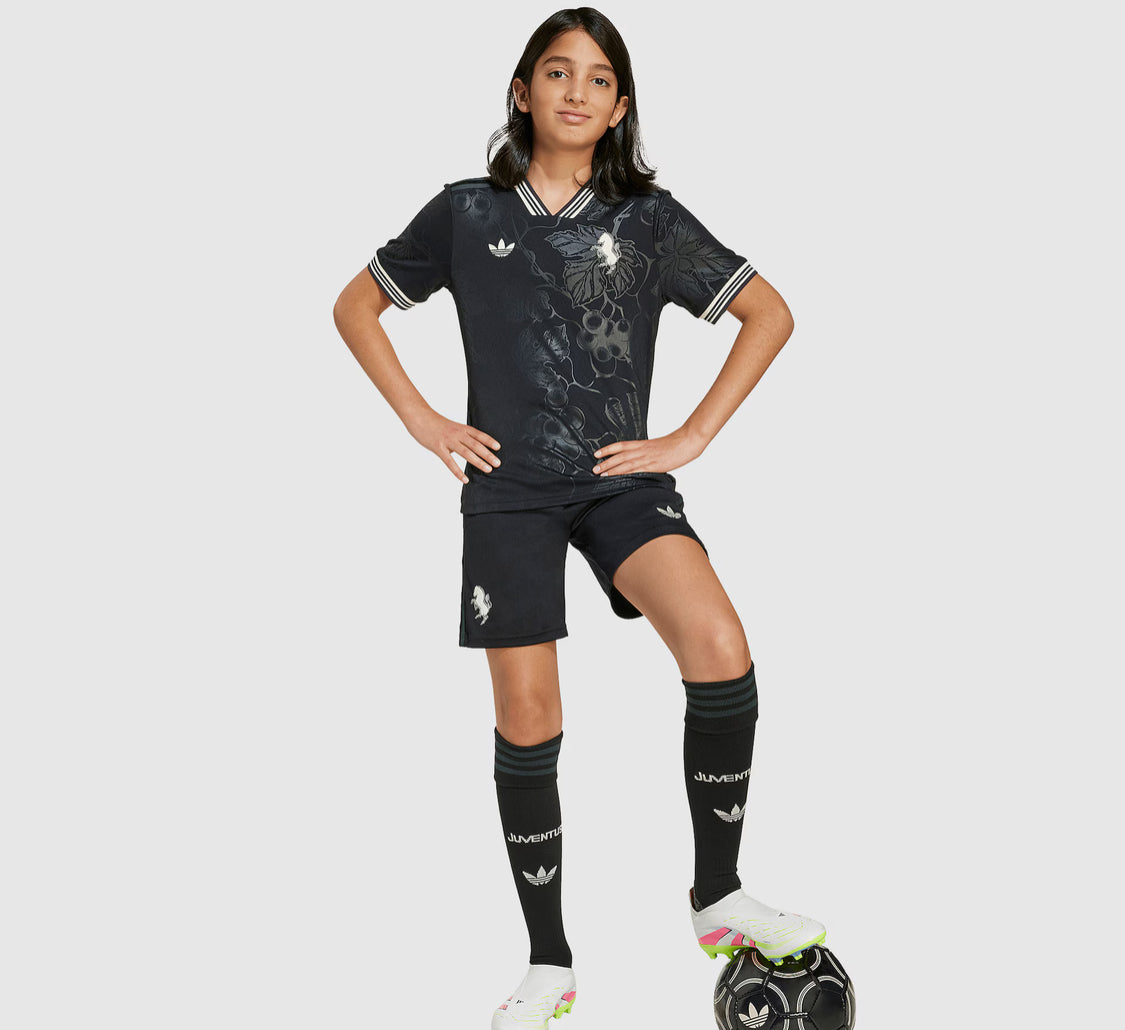 Kids | Juventus 2025/26 Third Kit (Shirt + Shorts)