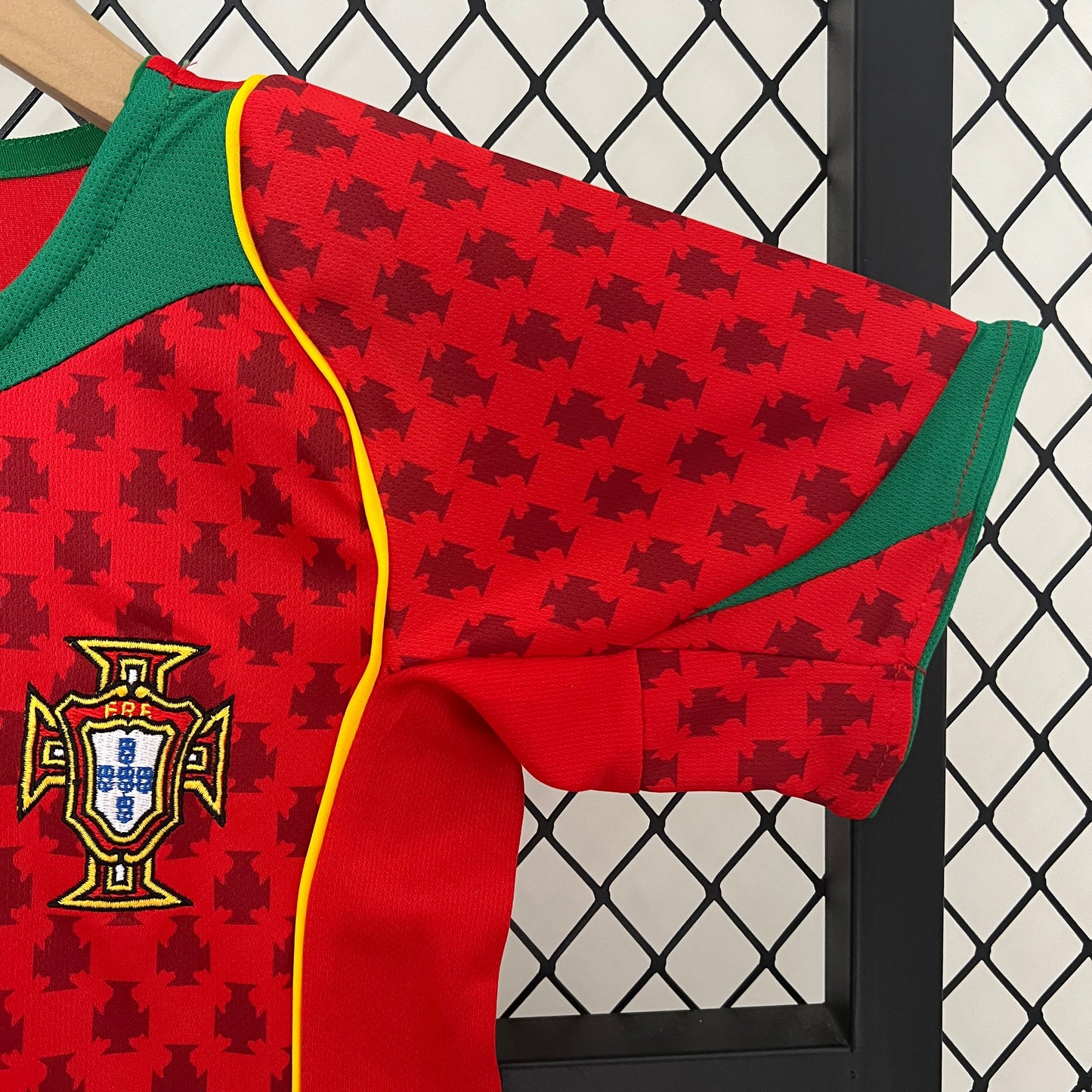 KIDS : Portugal 2004 Home