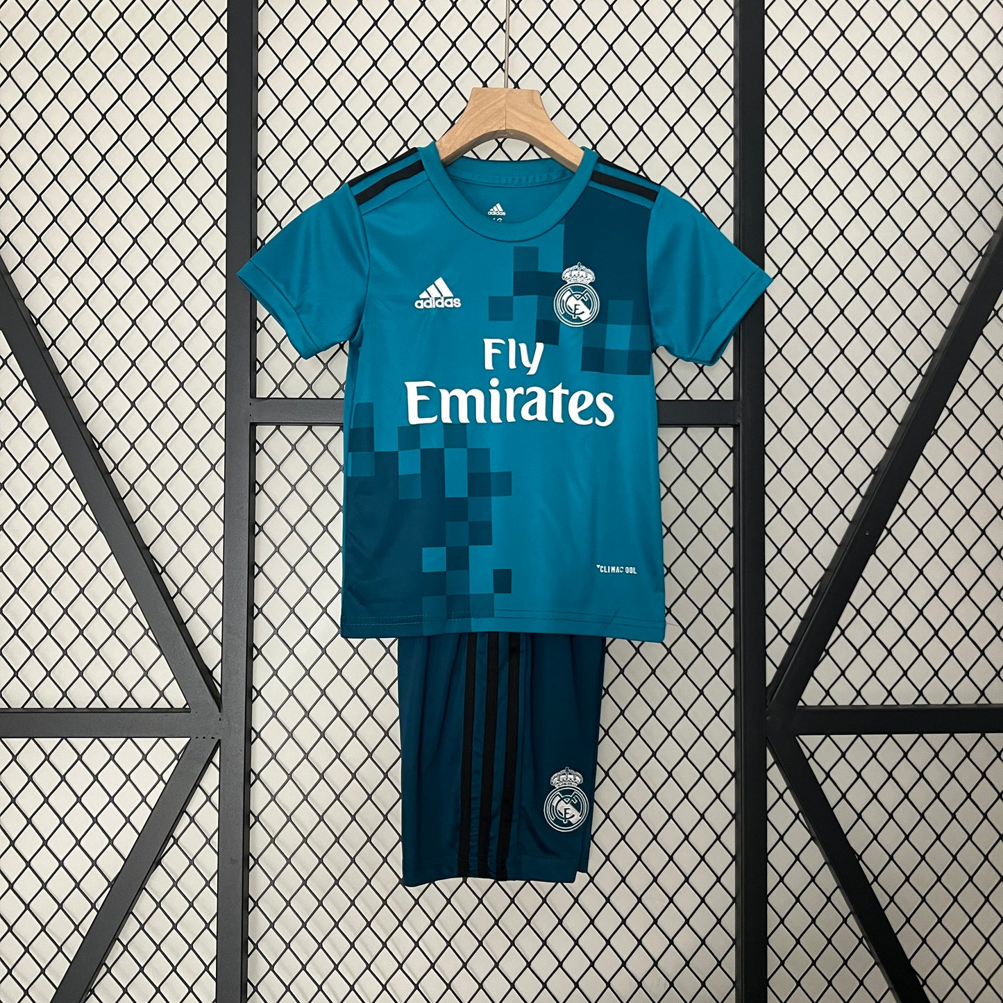 KIDS : Real Madrid 2017/2018 Third Kit