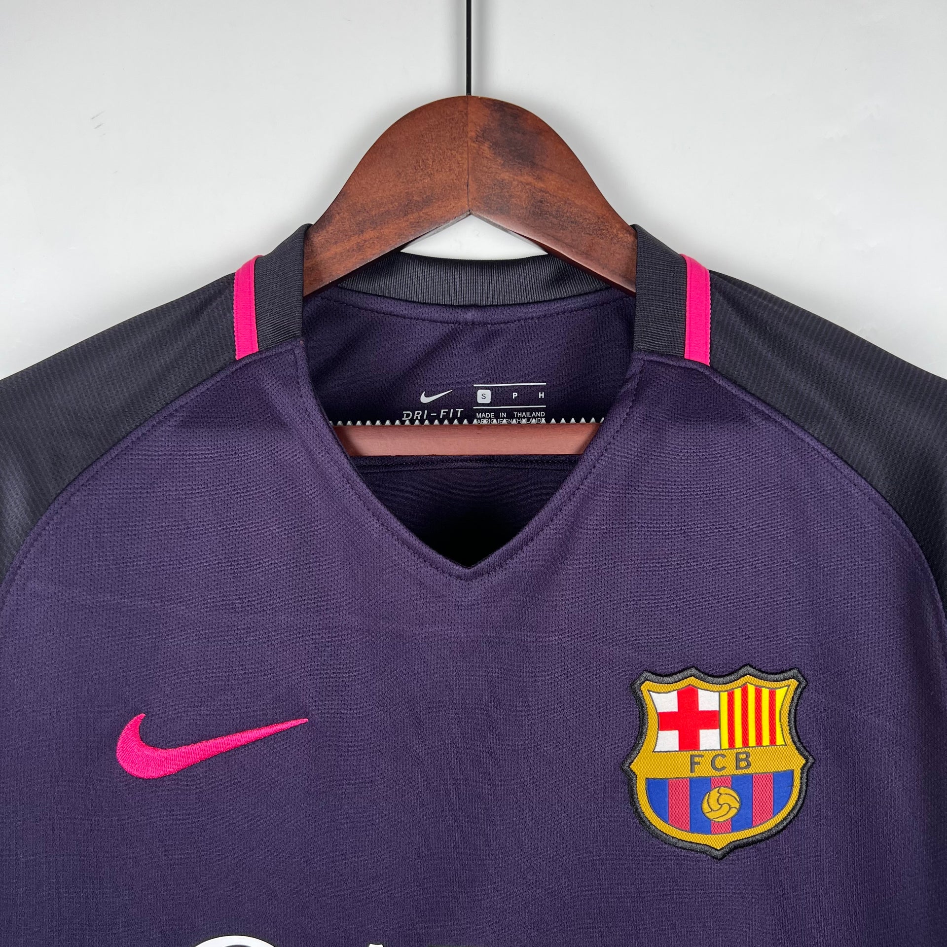 FC Barcelona 2016/17 Away Shirt