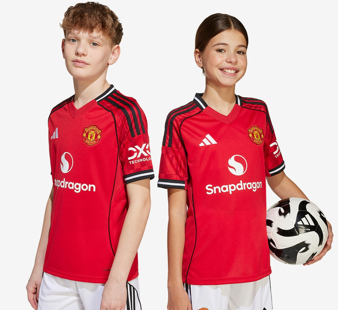 KIDS : Manchester United 2025/26 Home Kit (Shirt + Shorts)
