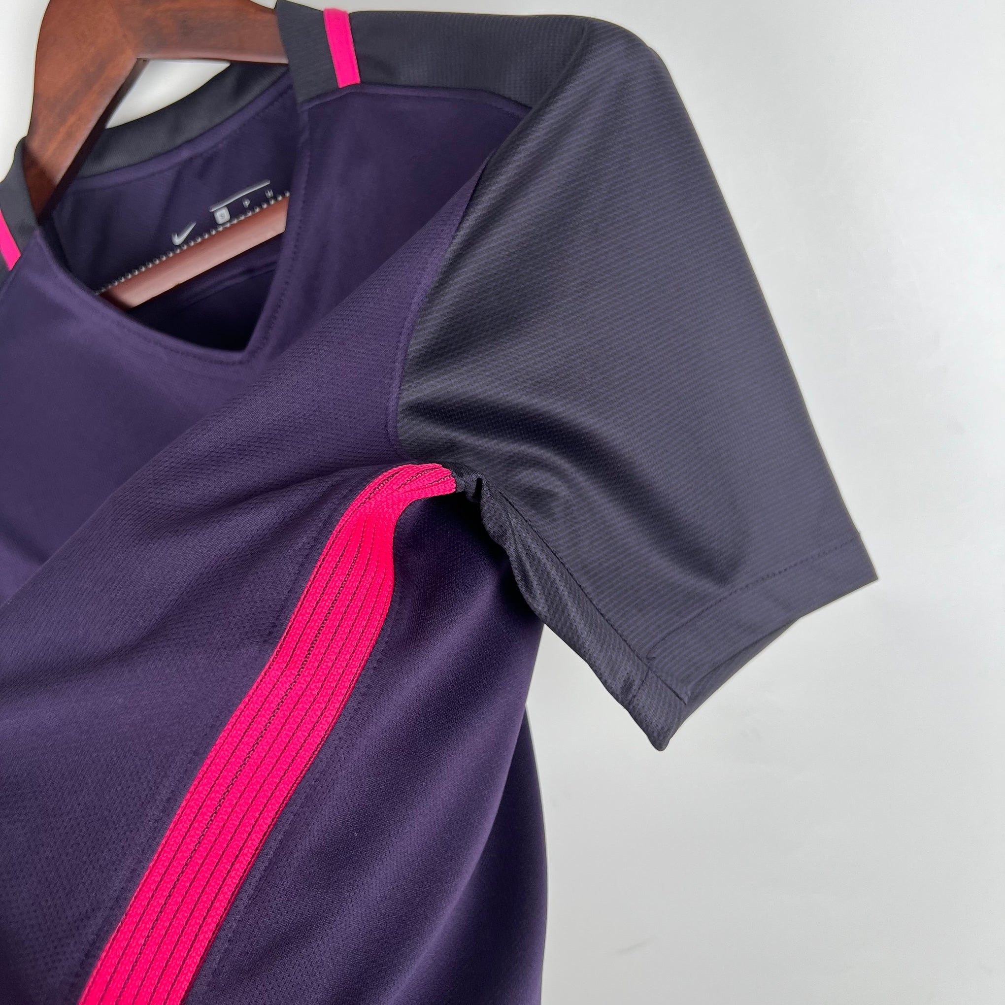 FC Barcelona 2016/17 Away Shirt