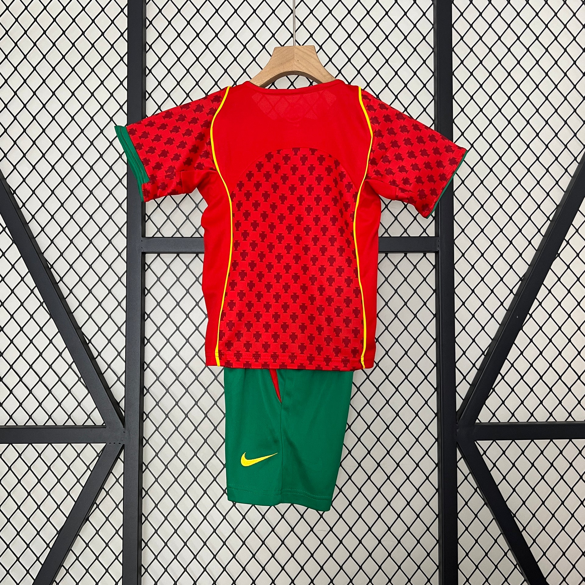KIDS : Portugal 2004 Home