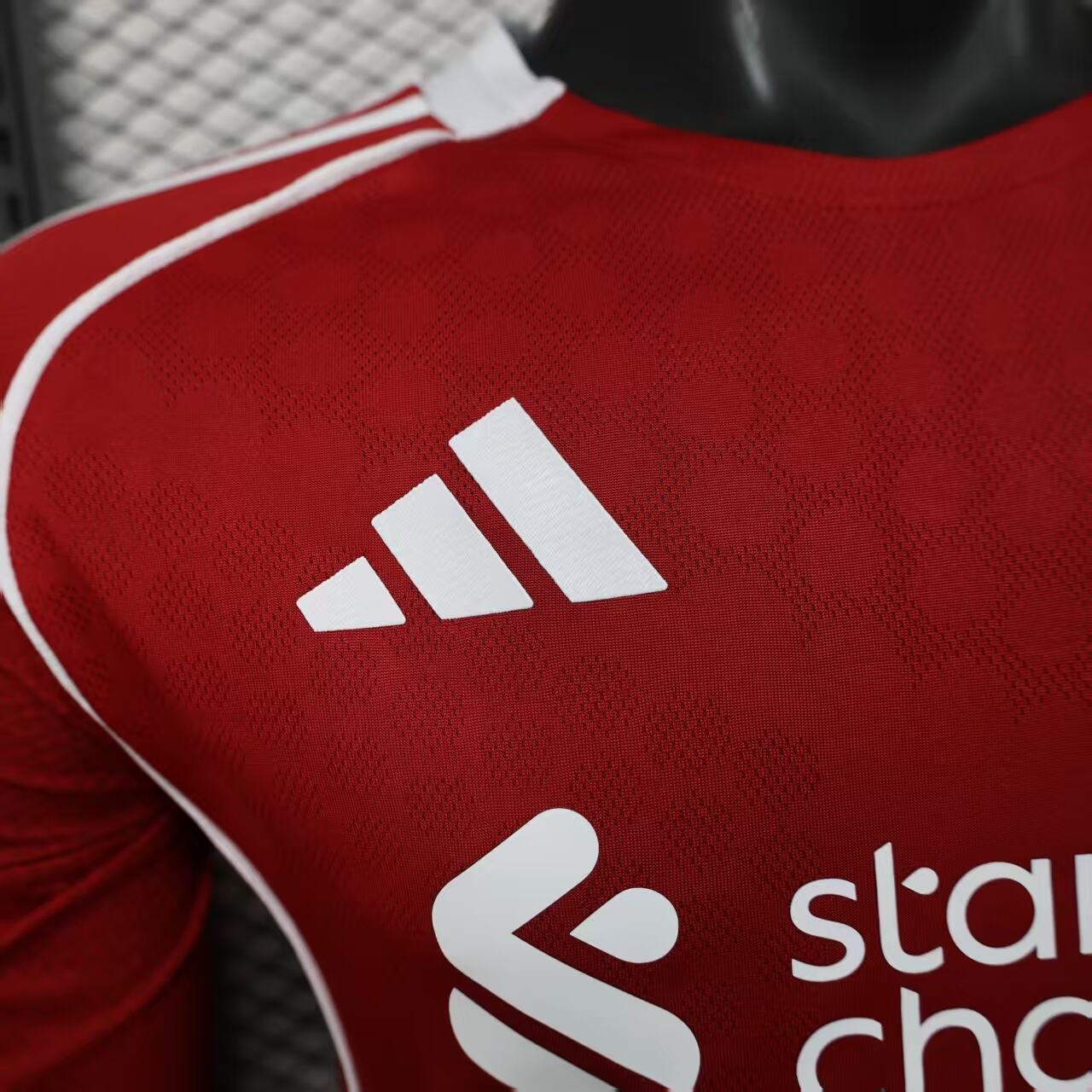 Long Sleeve - Liverpool FC 2025/26 Home Shirt - Pro Version