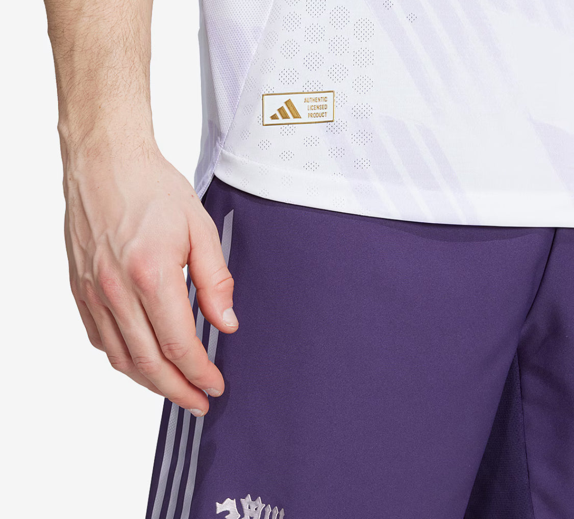 Manchester United 2025/26 Away Shirt - Pro Version