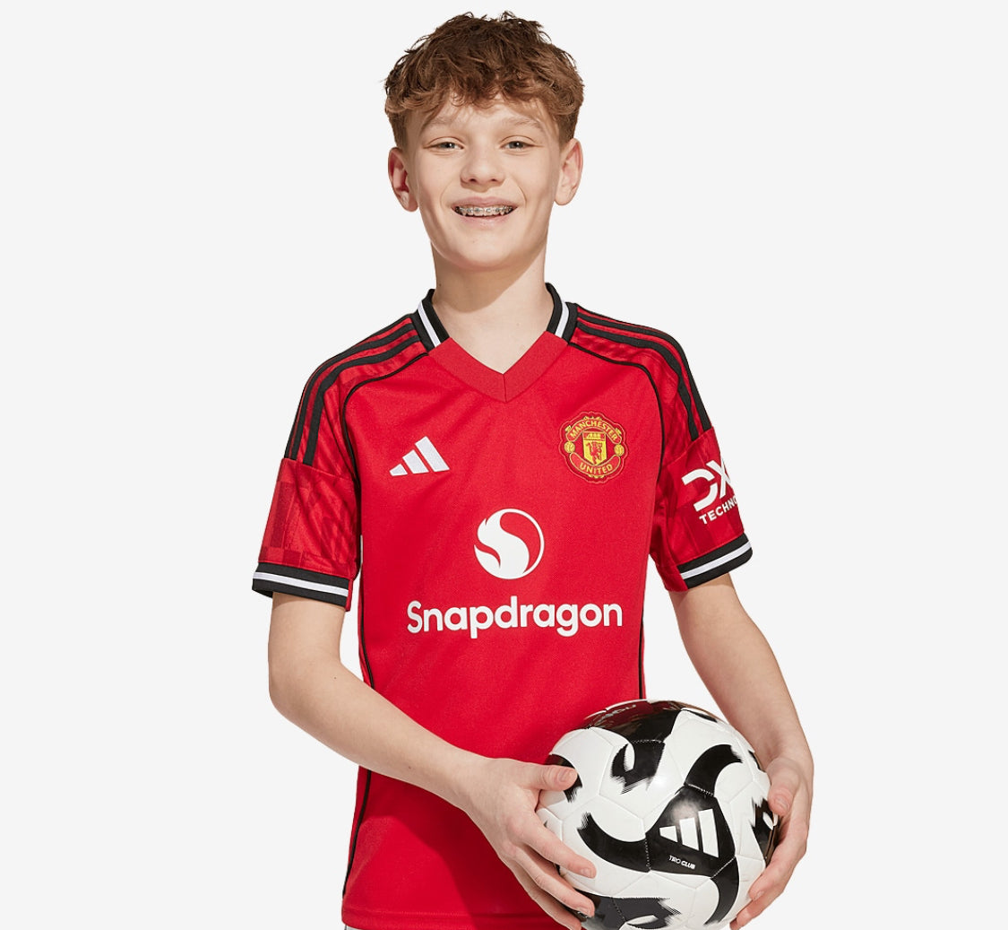 KIDS : Manchester United 2025/26 Home Kit (Shirt + Shorts)