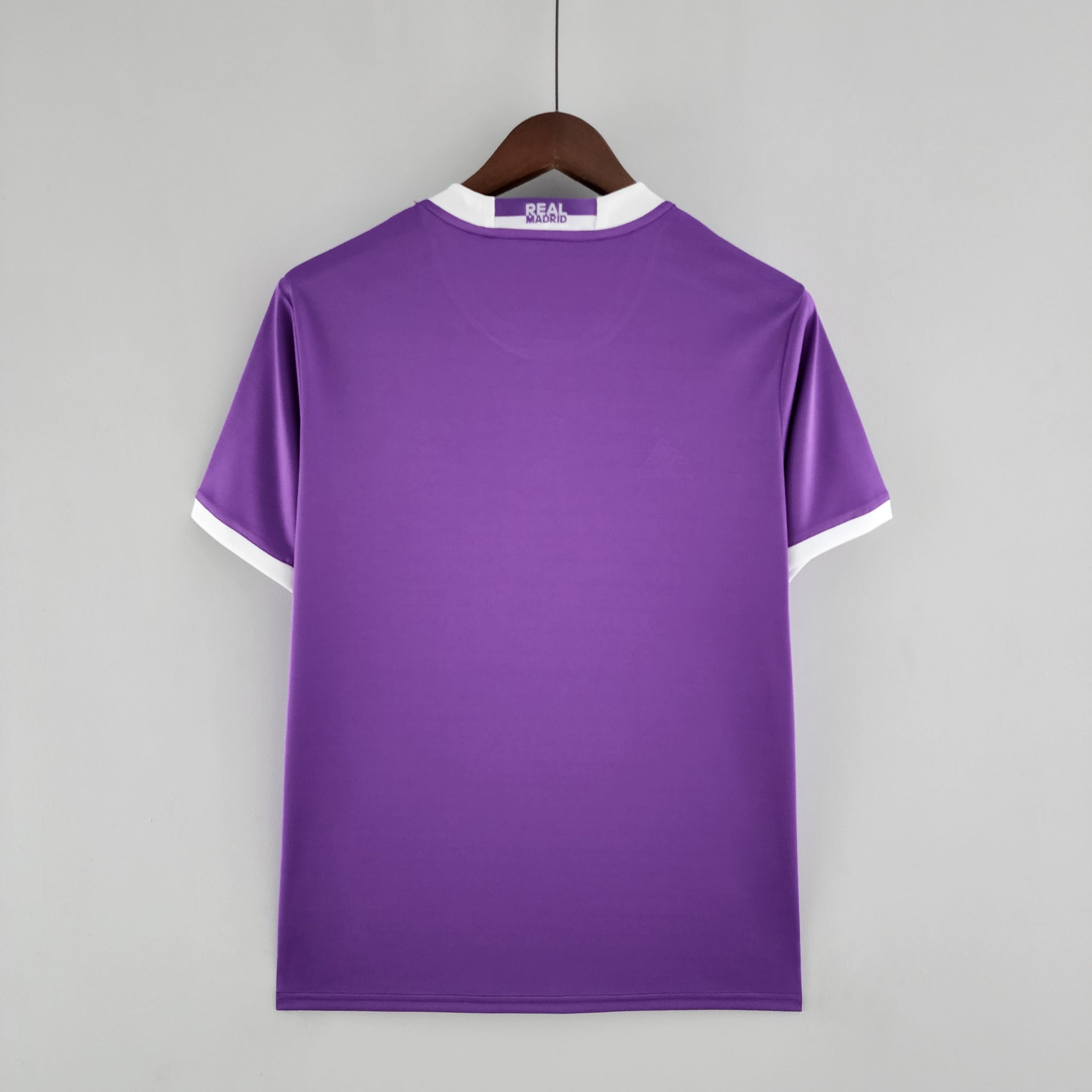 Real Madrid 2016/2017 Away