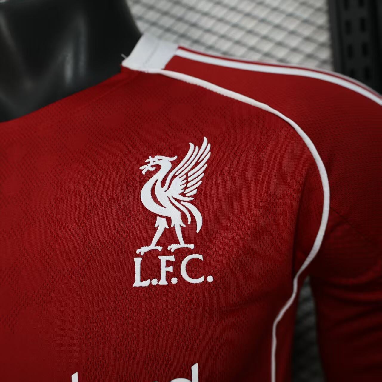Long Sleeve - Liverpool FC 2025/26 Home Shirt - Pro Version
